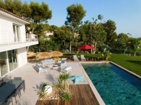 Villa d'exception piscine privée et vue mer